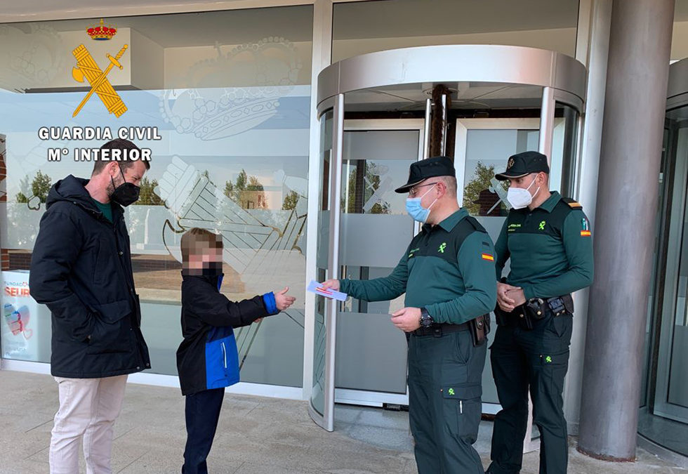 La Guardia Civil localiza en la Sierra de Gata, un niño de 9 años que había desaparecido.