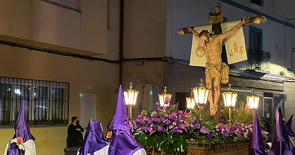 Vuelve a ver la luz, después de cuatro años, la procesión del Santo Entierro en Navalmoral de la Mata