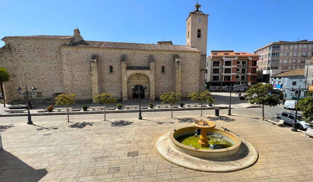 La fuente de la plaza España en Navalmoral de la Mata tiene los días contados