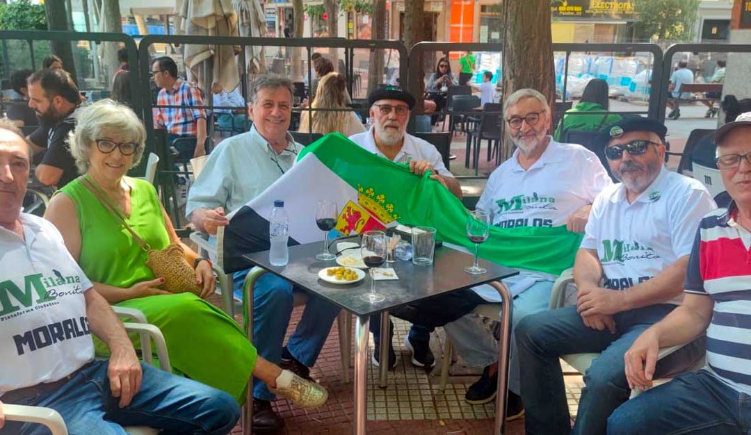 Luis Landero emocionado por el Homenaje de ‘Milana Bonita’ en Madrid en el Día de Extremadura