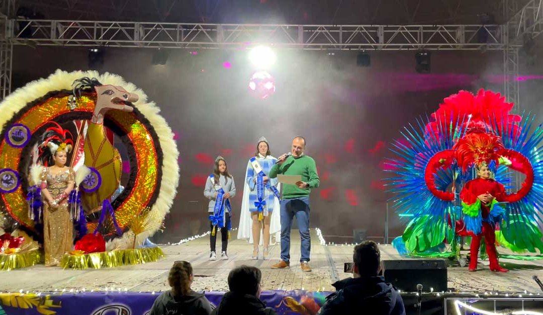 La espectacular Gala de Presentación de las Reinas dio inicio al Carnaval de Navalmoral de la Mata 2024