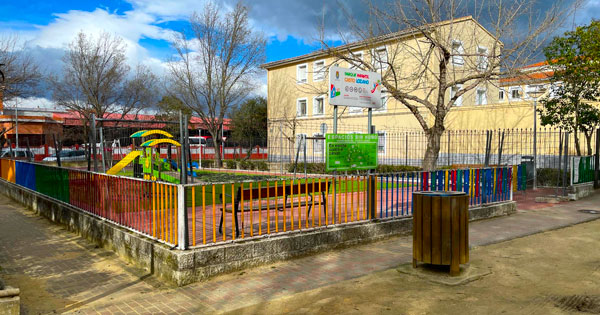 Se clausura la zona infantil de juegos en el Parque Municipal de Navalmoral ante las obras de ADIF 