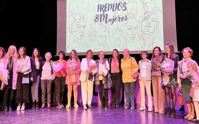 La Gala de Premios 8Mujeres celebrada en Navalmoral honra a mujeres destacadas de la localidad reconociendo su excelencia