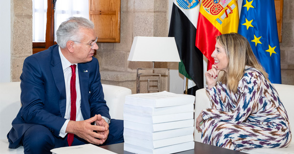 María Guardiola recibe al consejero del Consejo de Seguridad Nuclear Javier Dies