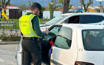 La Guardia Civil intercepta un coche conducido por un niño de 13 años y detiene a su padre que viajaba como copiloto