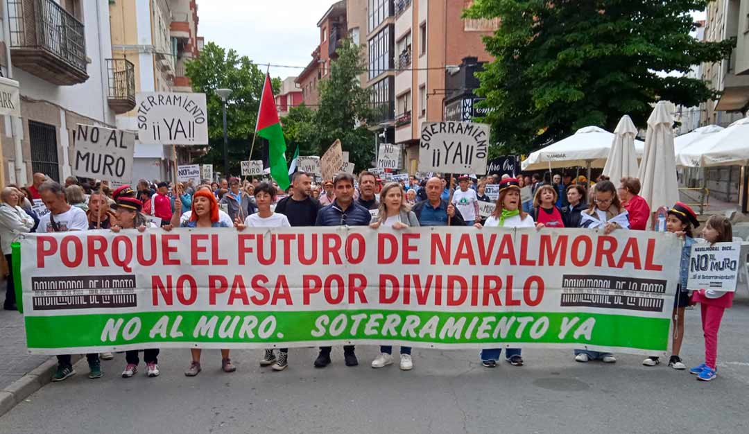 Navalmoral de la Mata vuelve a movilizarse contra el muro ferroviario