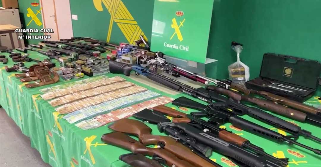 Desmantelada en Cáceres una organización ilícita con más de 80 armas y numerosa munición