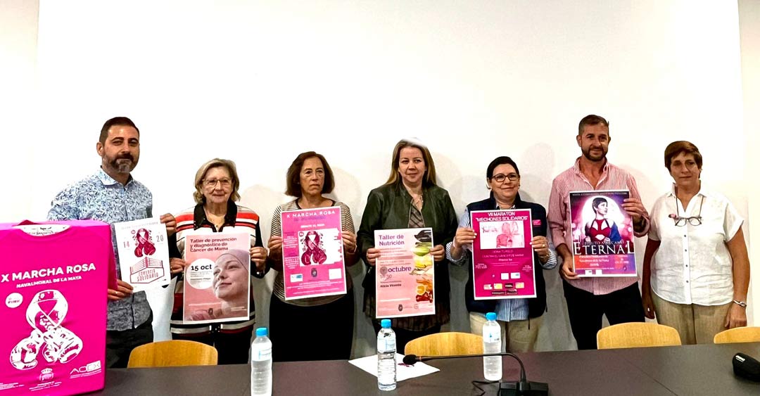 Navalmoral de la Mata se vuelca en la lucha contra el cáncer de mama bajo el lema «El rosa es más que un color»