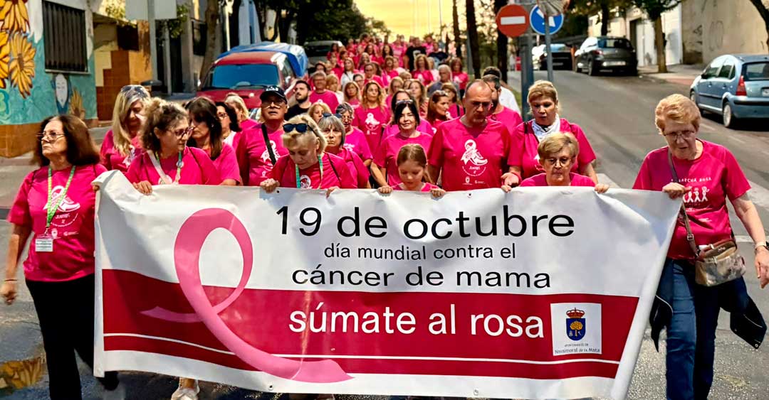 La Marcha Rosa llena de solidaridad las calles de Navalmoral
